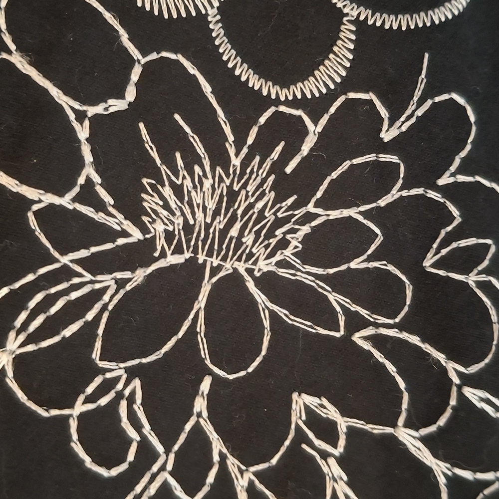 Evan Picone Black/White Dress with White Floral Outline - Picture 3 of 13